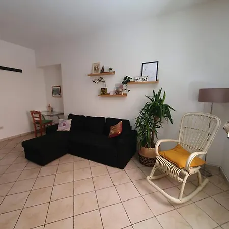 Apartment Shanti's House